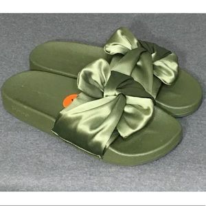 bebe Army Green slides 7